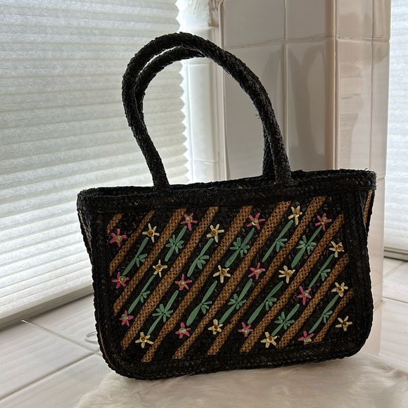 Handbags - 100% Wheatstraw floral hang bag